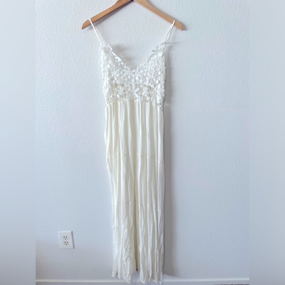 White Lace Dress - Picture 1 of 2